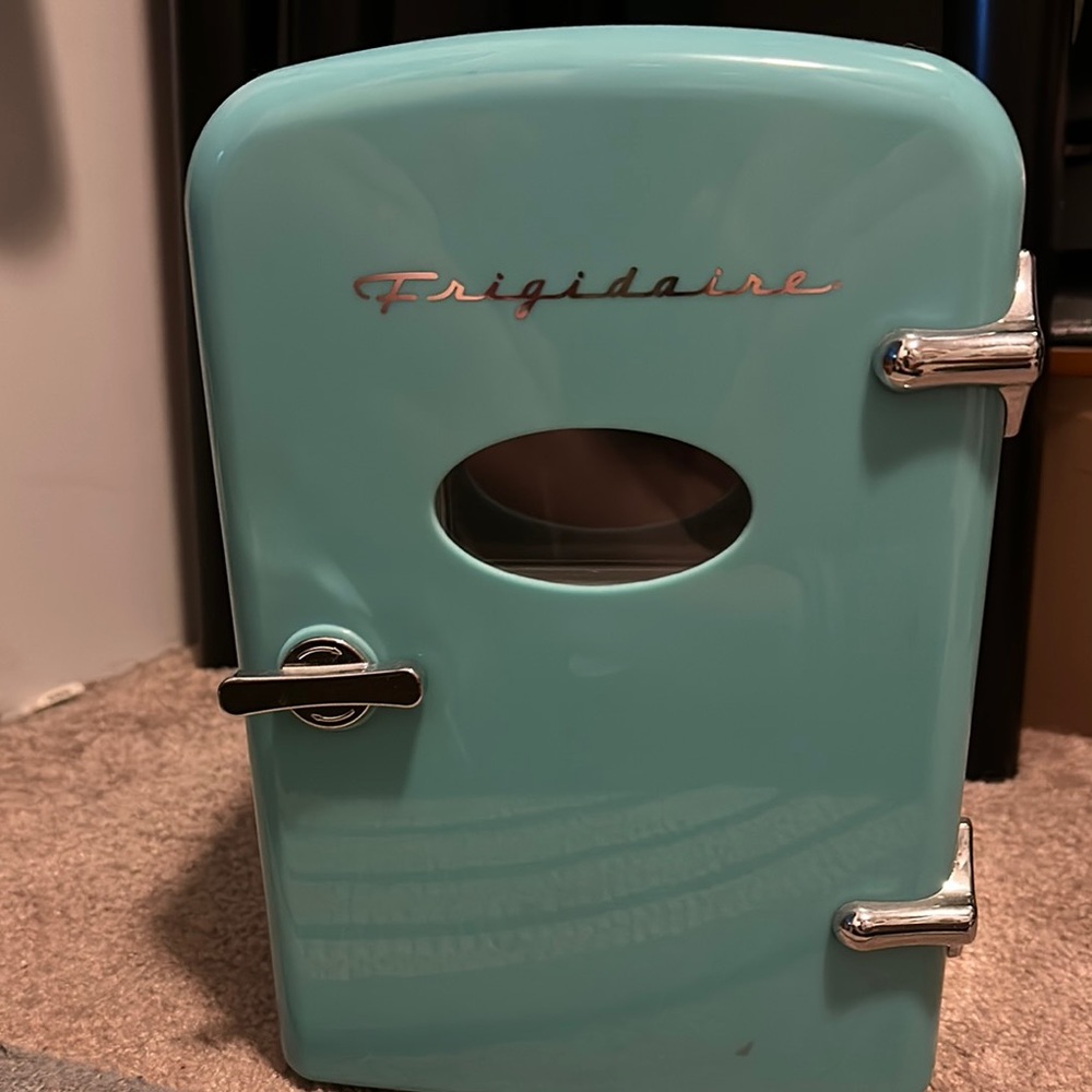 Frigidaire Mini Fridge in Teal